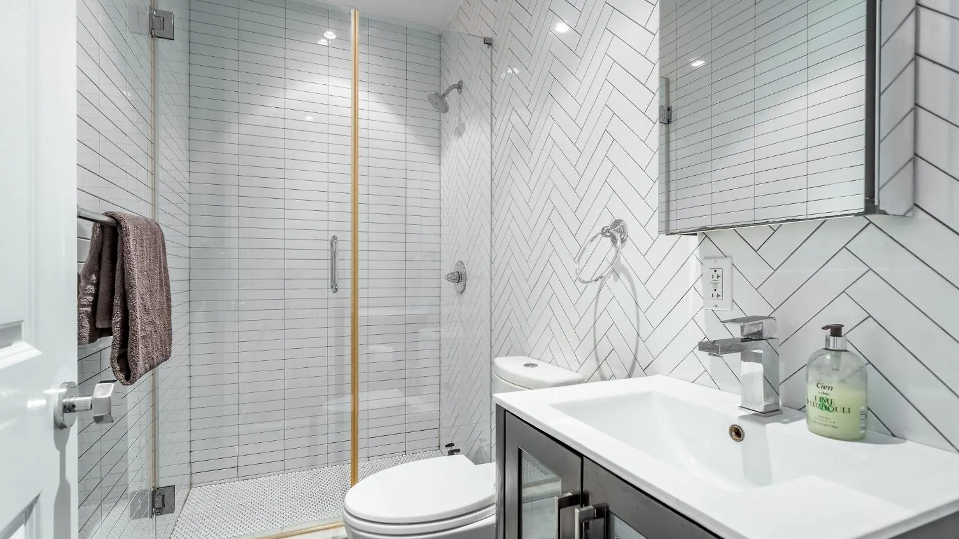 Modern Room Steps From Central Park With Shared Bathroom New York United States