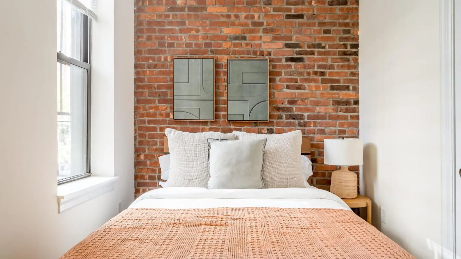 Homestay Modern Room Steps From Central Park With Shared Bathroom New York