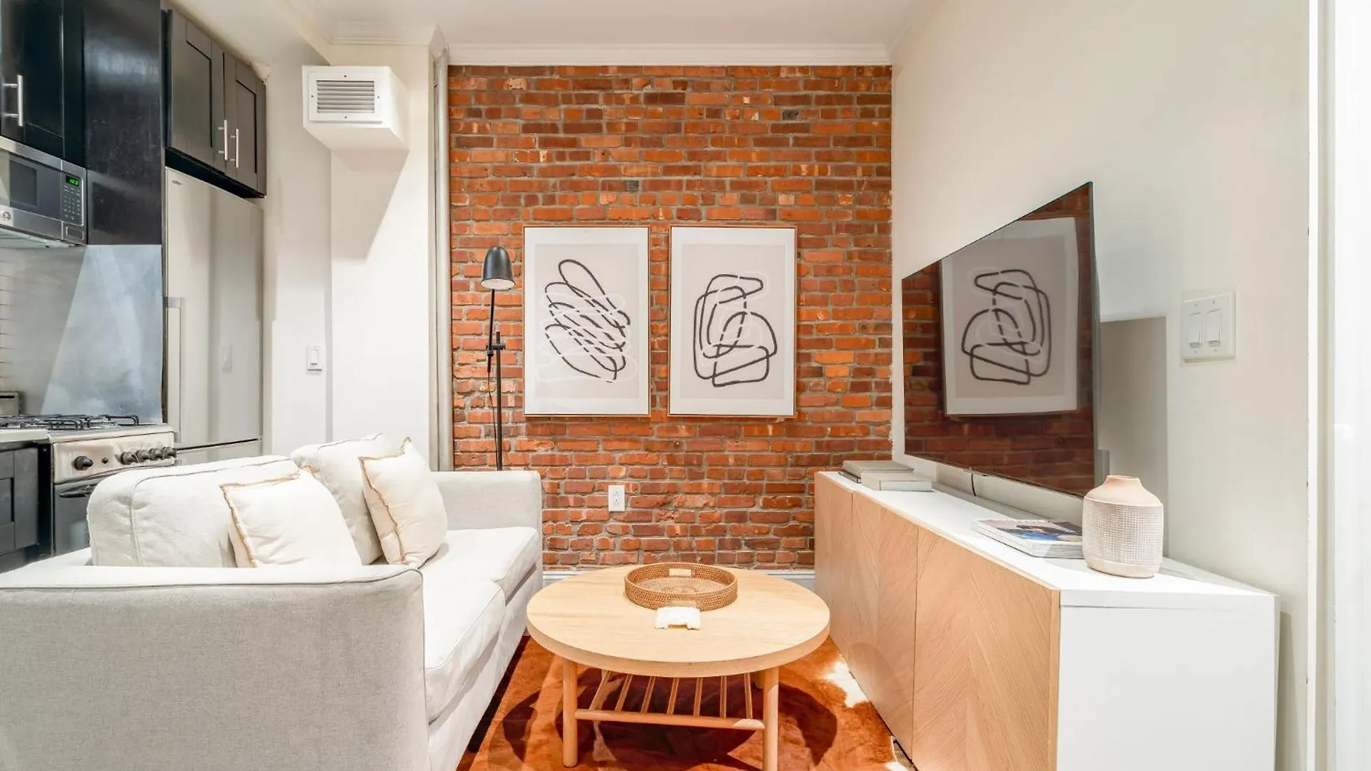 Modern Room Steps From Central Park With Shared Bathroom New York Homestay
