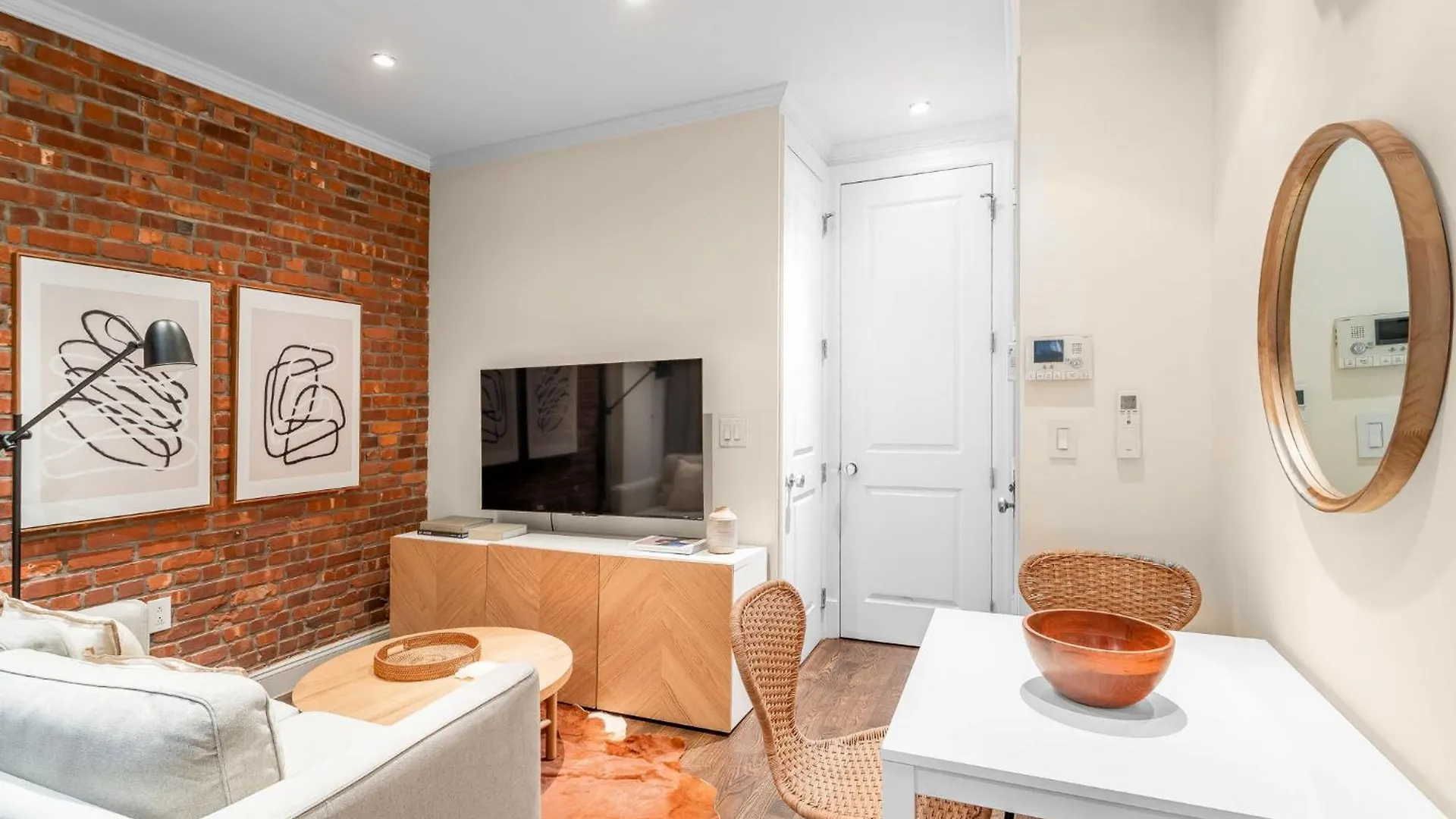 Modern Room Steps From Central Park With Shared Bathroom New York 0*,
