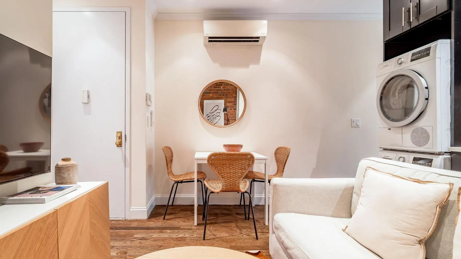 Homestay Modern Room Steps From Central Park With Shared Bathroom New York United States